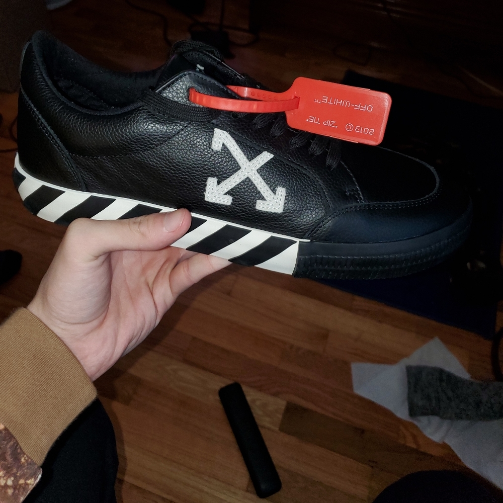 Off white low vulc